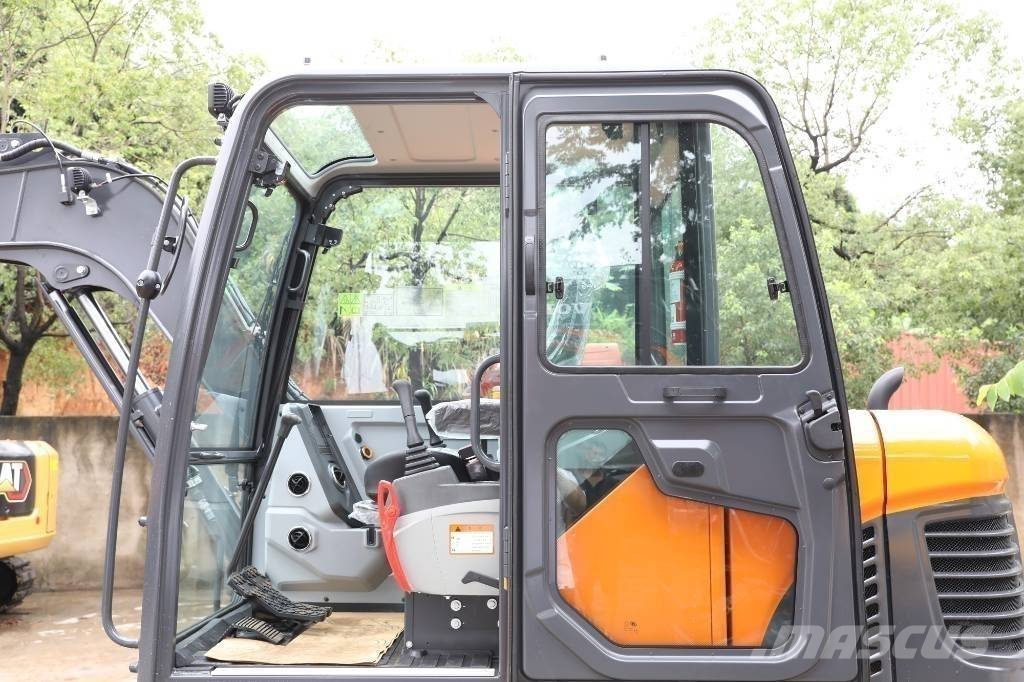 Develon DX 60 D 휠 굴삭기