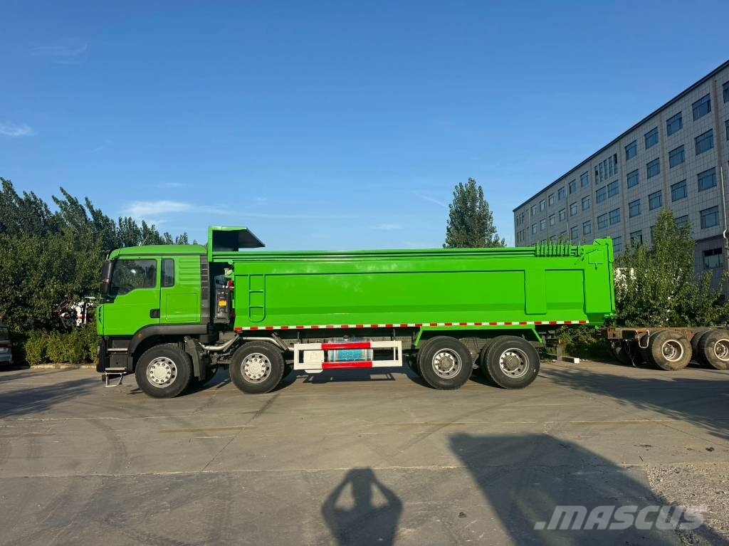 Sinotruk HOWO 8*4 Bañeras basculantes usadas