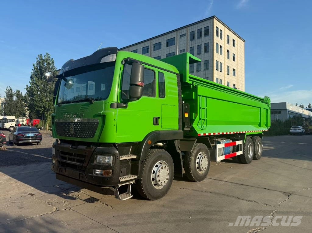 Sinotruk HOWO 8*4 Bañeras basculantes usadas