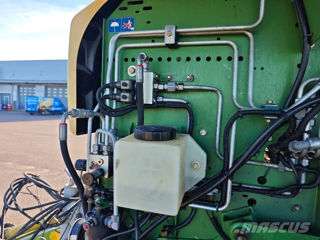 Krone Comprima V 180 XC Ruloonpressid
