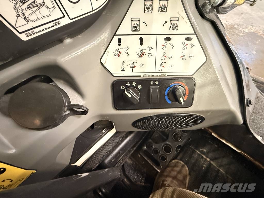 Bobcat T 590 HF Tuplanopeus Liukuohjatut kuormaajat
