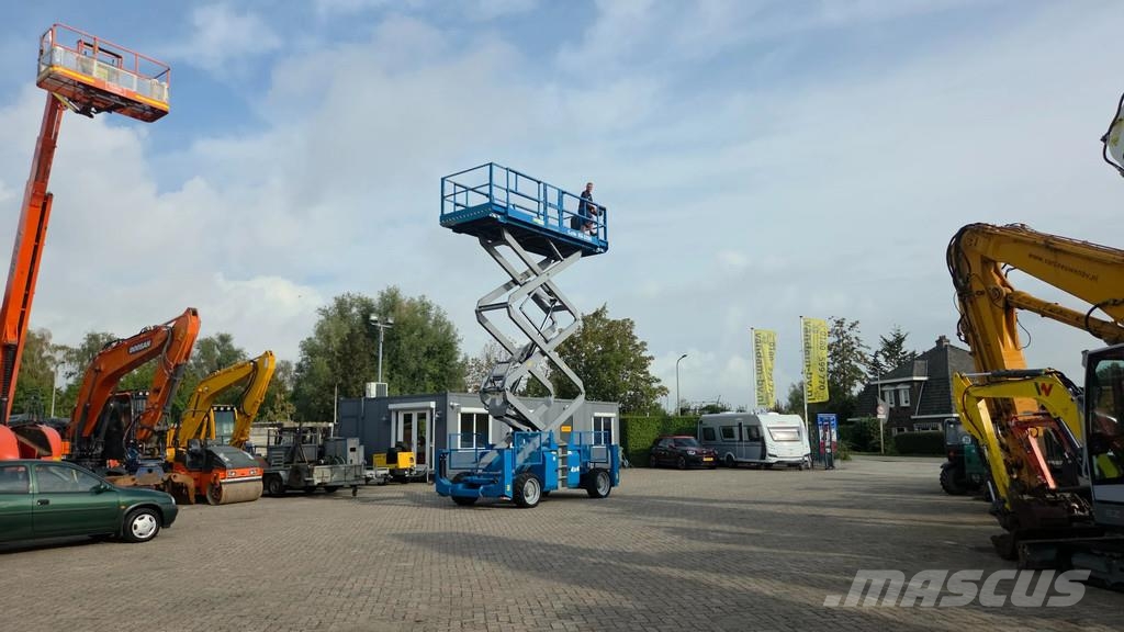 Genie GS-3390 4X4 werkhoogte 12.06m. diesel Schaarhoogwerkers