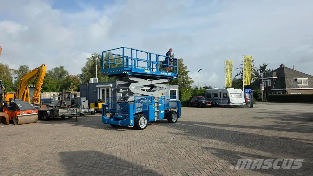 Genie GS-3390 4X4 werkhoogte 12.06m. diesel Schaarhoogwerkers