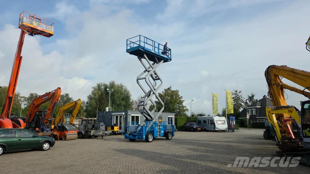 Genie GS-3390 4X4 werkhoogte 12.06m. diesel Schaarhoogwerkers