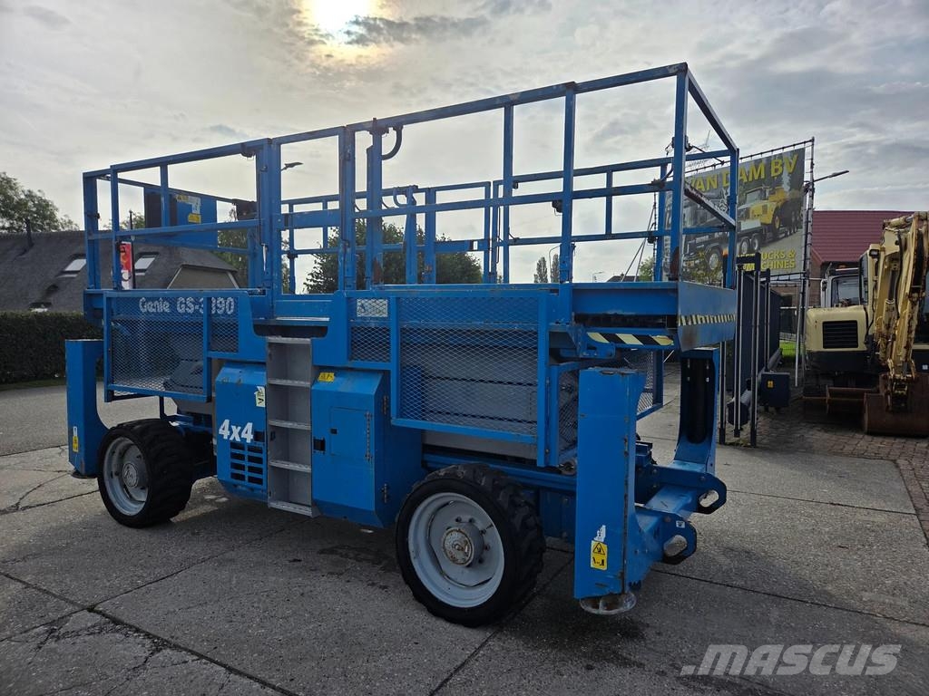 Genie GS-3390 4X4 werkhoogte 12.06m. diesel Schaarhoogwerkers