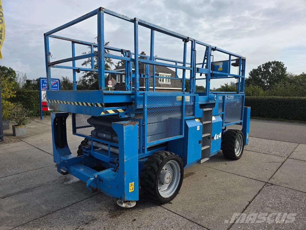 Genie GS-3390 4X4 werkhoogte 12.06m. diesel Schaarhoogwerkers