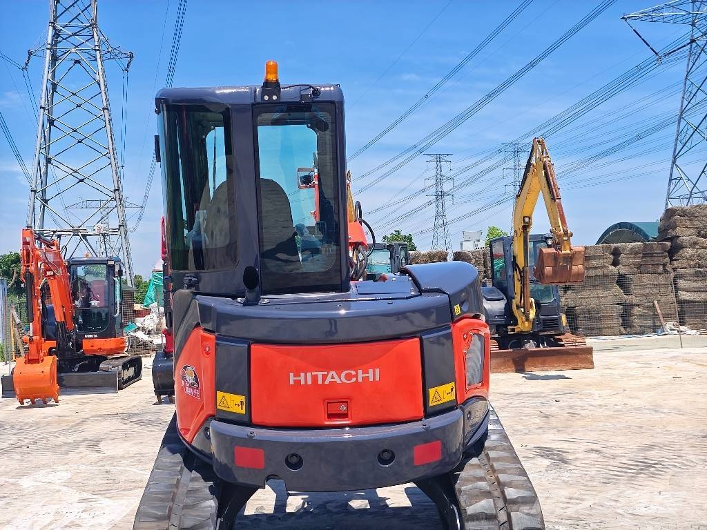 Hitachi ZX 55 UR 소형 굴삭기 7톤 미만