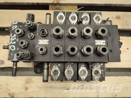 John Deere 3220 (39351496) hydraulic distributor Hydraulika