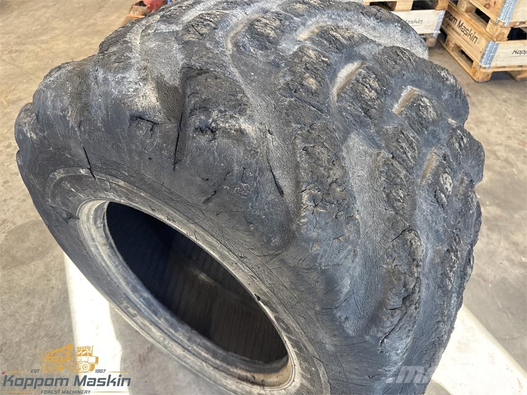 Nokian Fkf2 800/40x26,5 Used/Beg الإطارات والعجلات والحافات