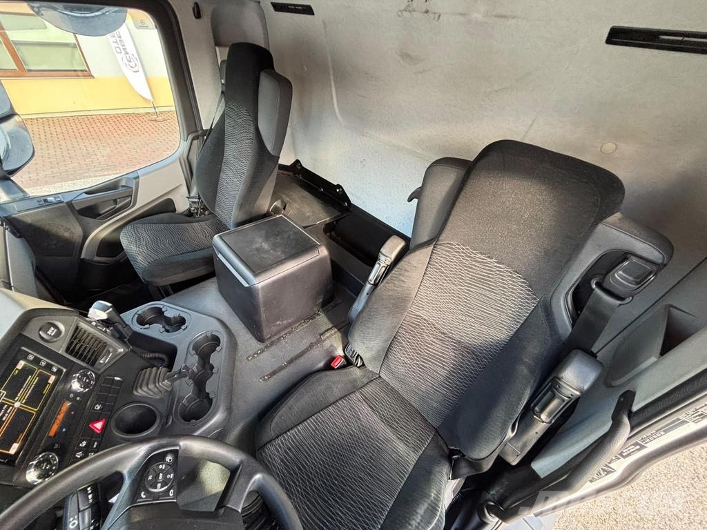 Mercedes-Benz ANTOS 1830 4x2 EURO6 + CARRIER SUPRA 750 !! LOW MI Camion frigorifique