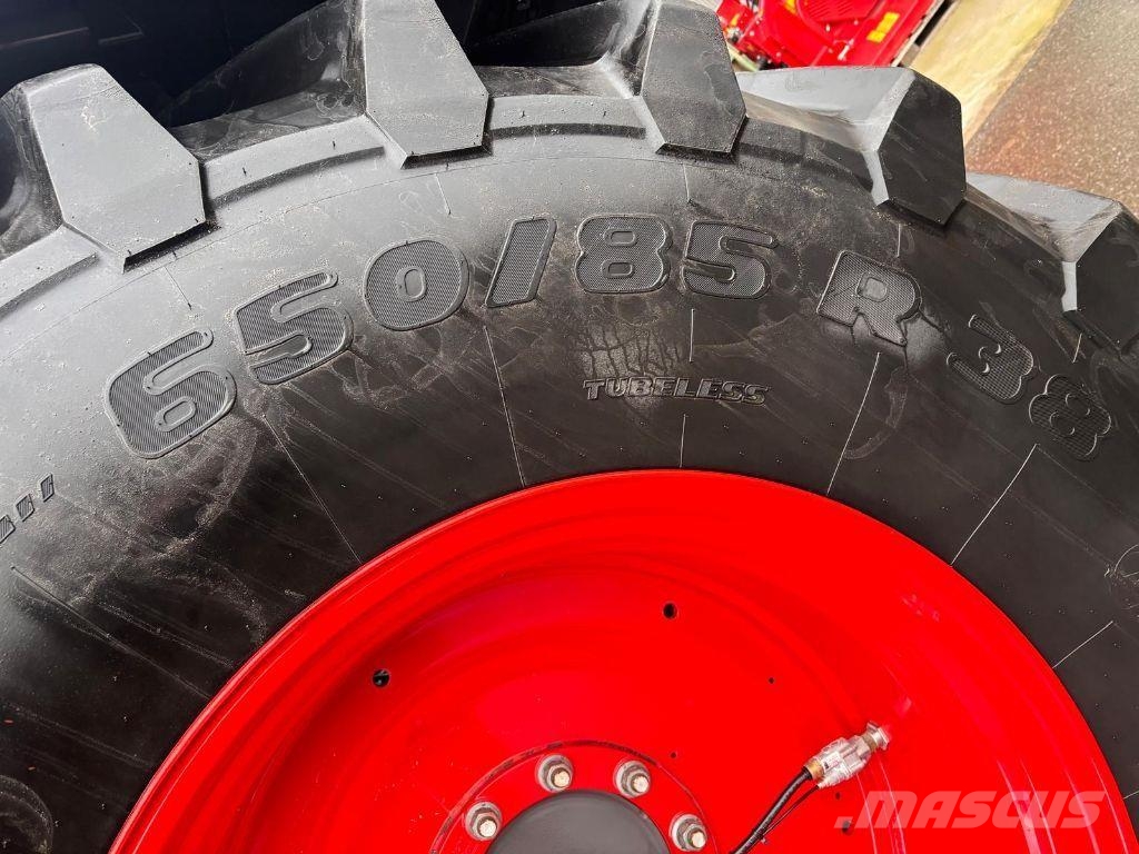 Fendt 824 VARIO PROFI + Трактори