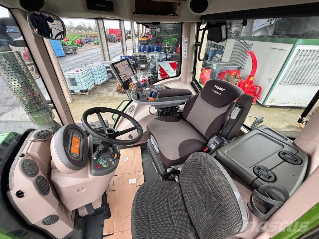 Fendt 824 VARIO PROFI + Трактори