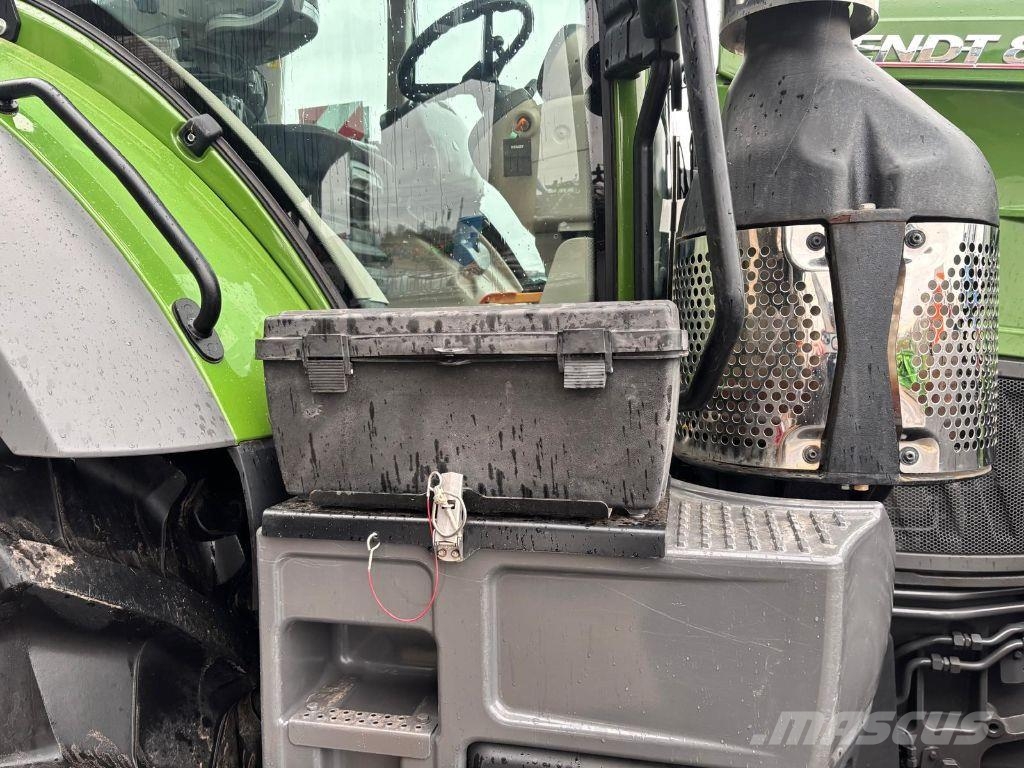 Fendt 824 VARIO PROFI + Трактори