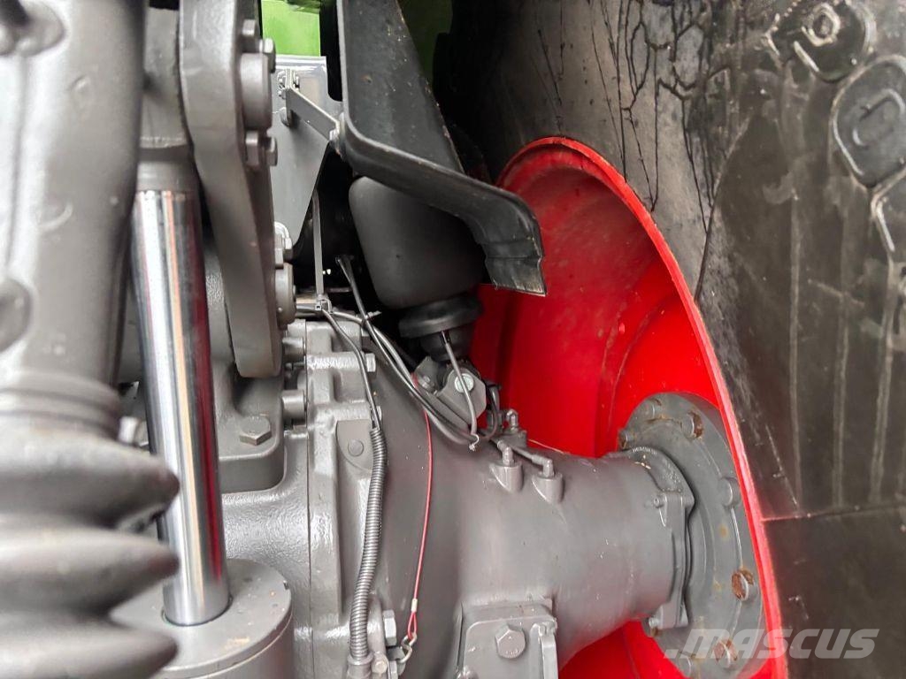 Fendt 824 VARIO PROFI + Трактори