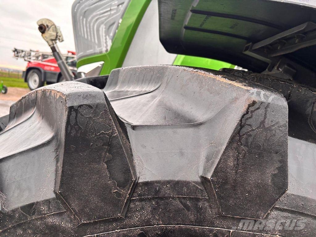 Fendt 824 VARIO PROFI + Трактори