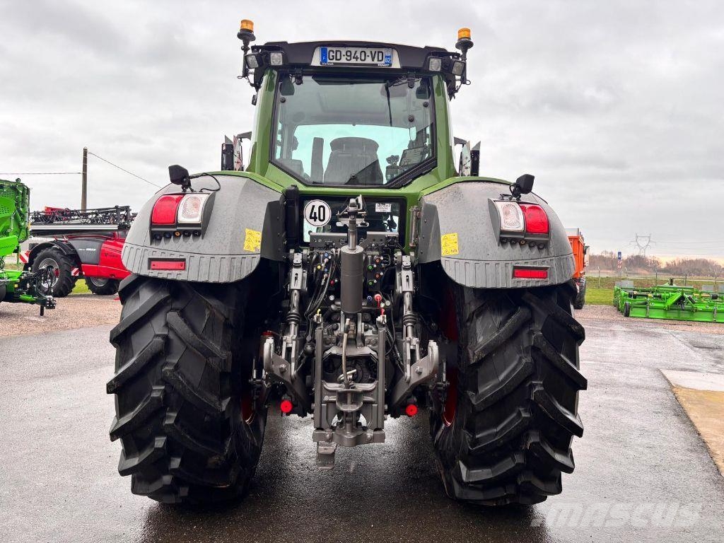 Fendt 824 VARIO PROFI + Трактори