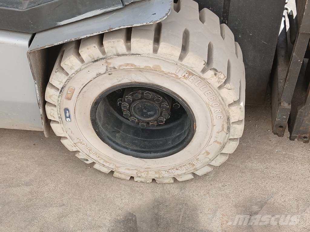 Nissan GQ02 L 30 CU Ηλεκτρικά περονοφόρα ανυψωτικά κλαρκ