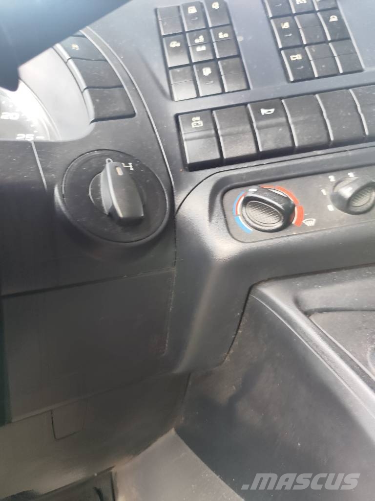 Iveco Stralis 260 S31 XP شاحنات الرافعات