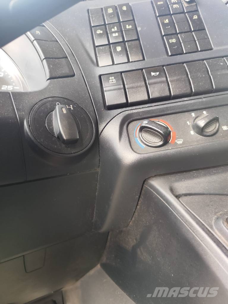 Iveco Stralis 260 S31 XP شاحنات الرافعات