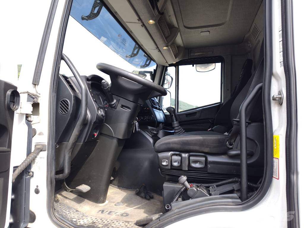 Iveco Stralis 260 S31 XP Nosturiautot