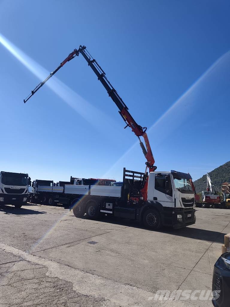 Iveco Stralis 260 S31 XP Vlakke laadvloer met kraan