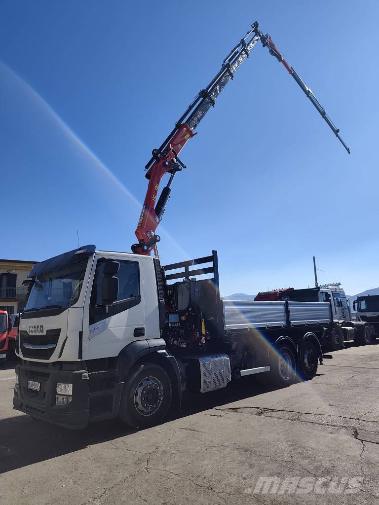 Iveco Stralis 260 S31 XP Vlakke laadvloer met kraan