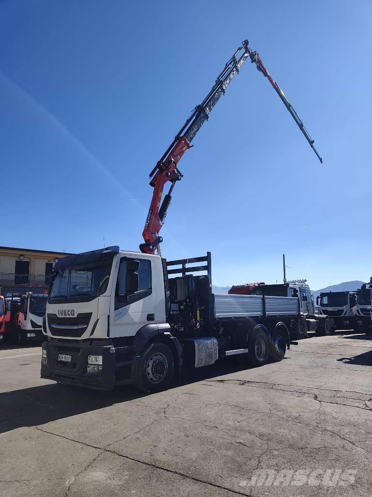 Iveco Stralis 260 S31 XP Vlakke laadvloer met kraan