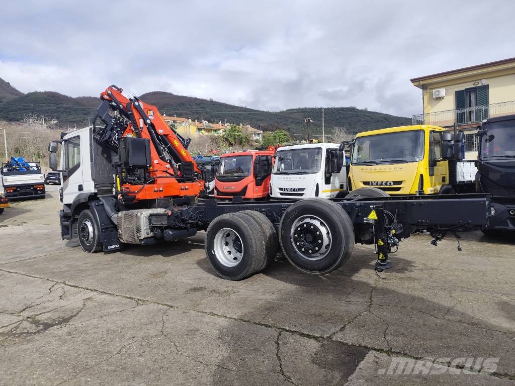 Iveco Stralis 260 S31 XP شاحنات الرافعات