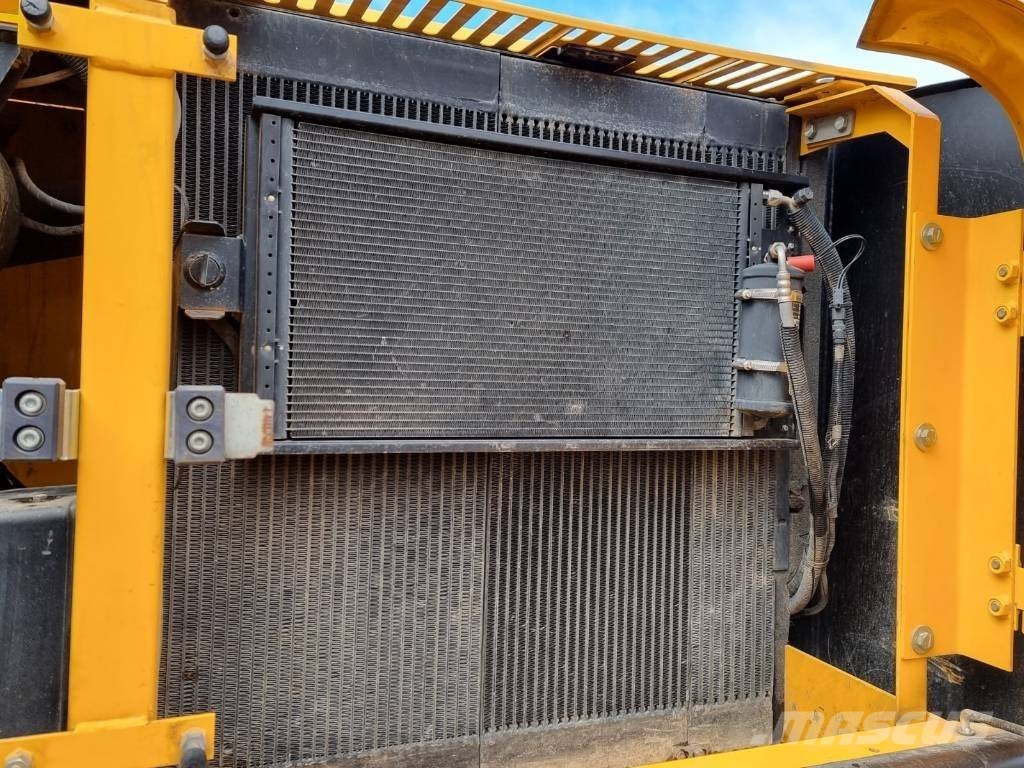 JCB JS220 LC BOG Master 1,4m Rupsgraafmachines