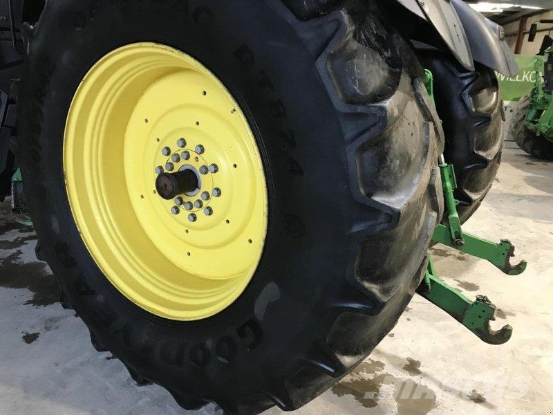 John Deere 6250R Traktoren