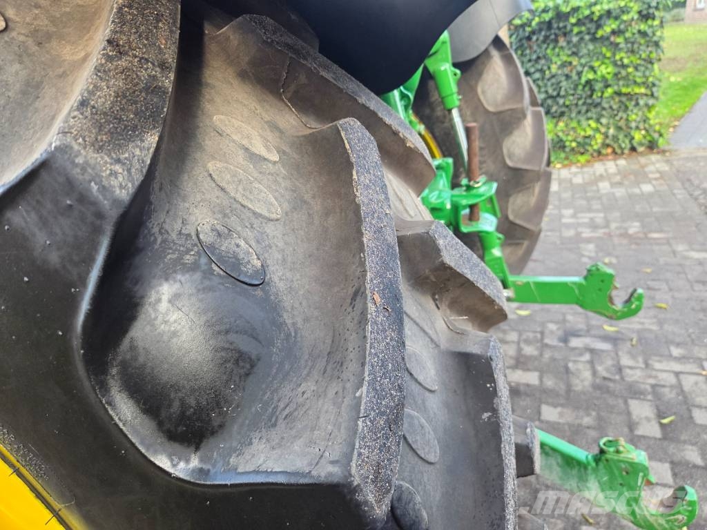 John Deere 6130 R Traktorer