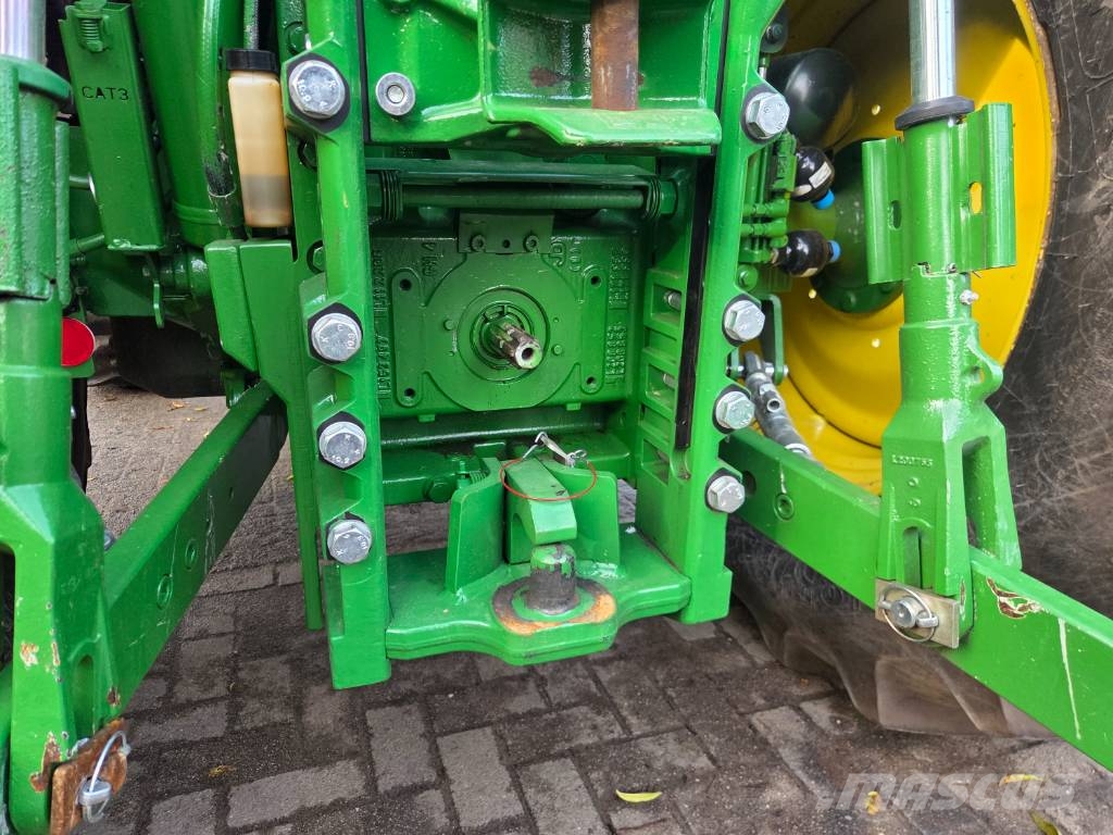 John Deere 6130 R Traktorer