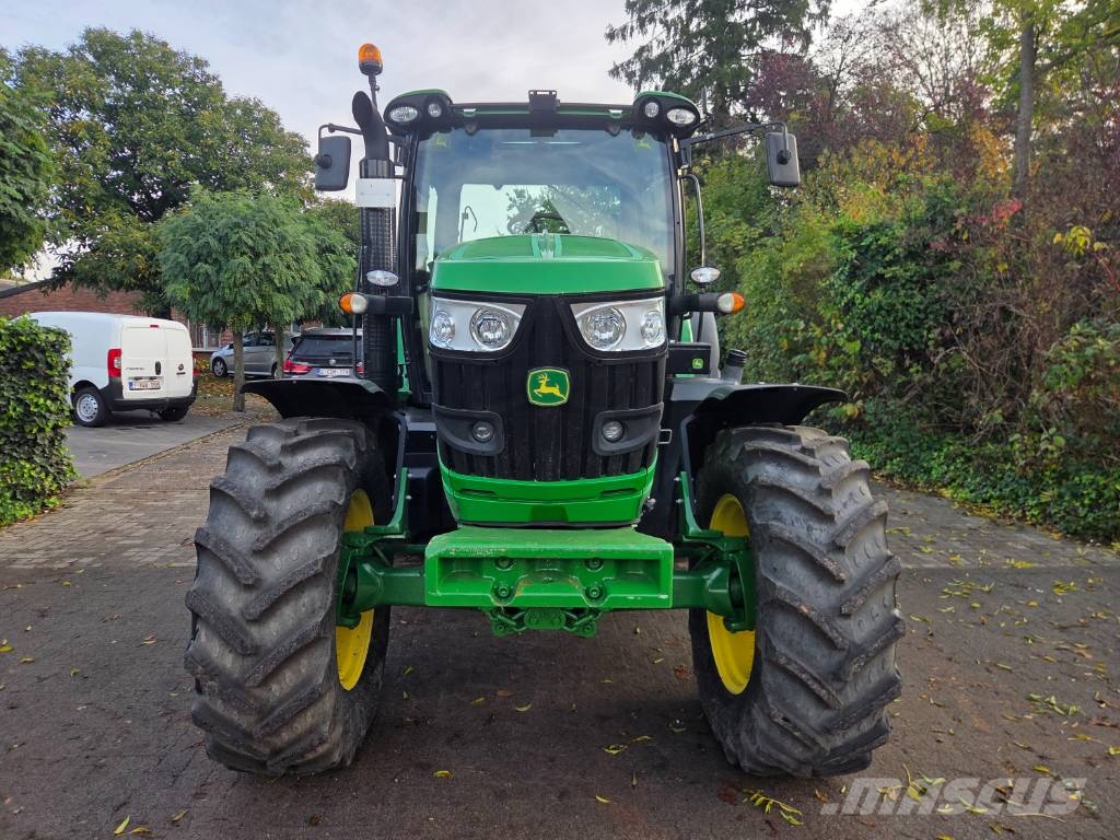 John Deere 6130 R Traktorer