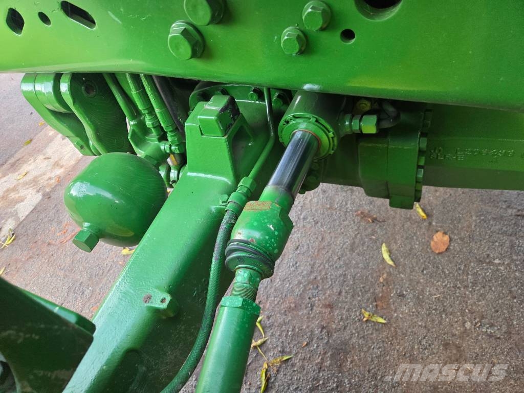 John Deere 6130 R Traktorer