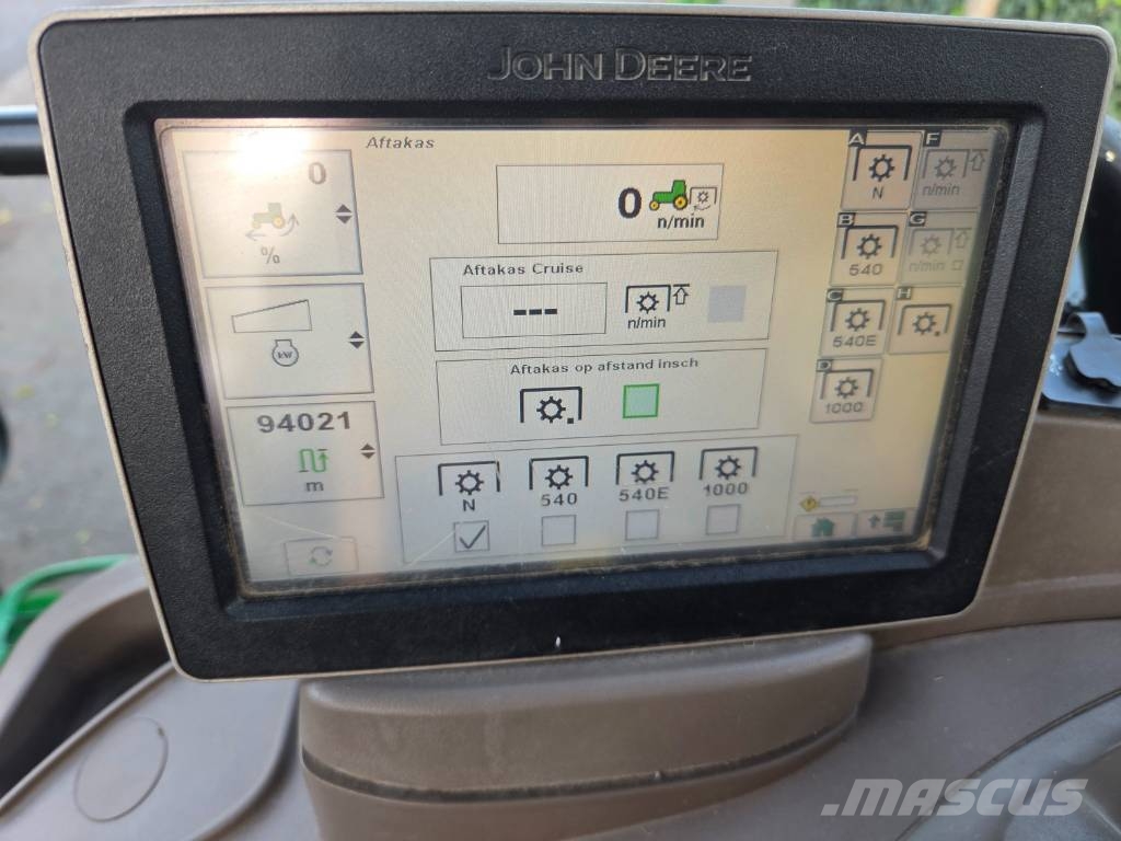 John Deere 6130 R Traktorer