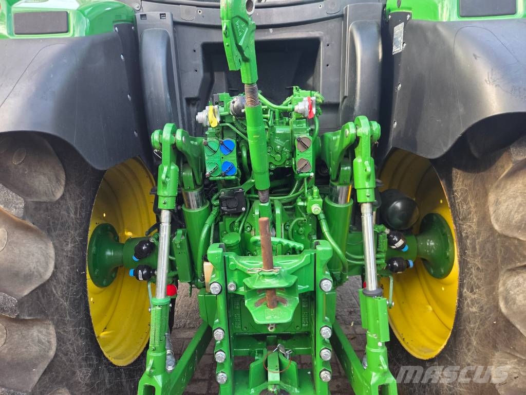 John Deere 6130 R Traktorer