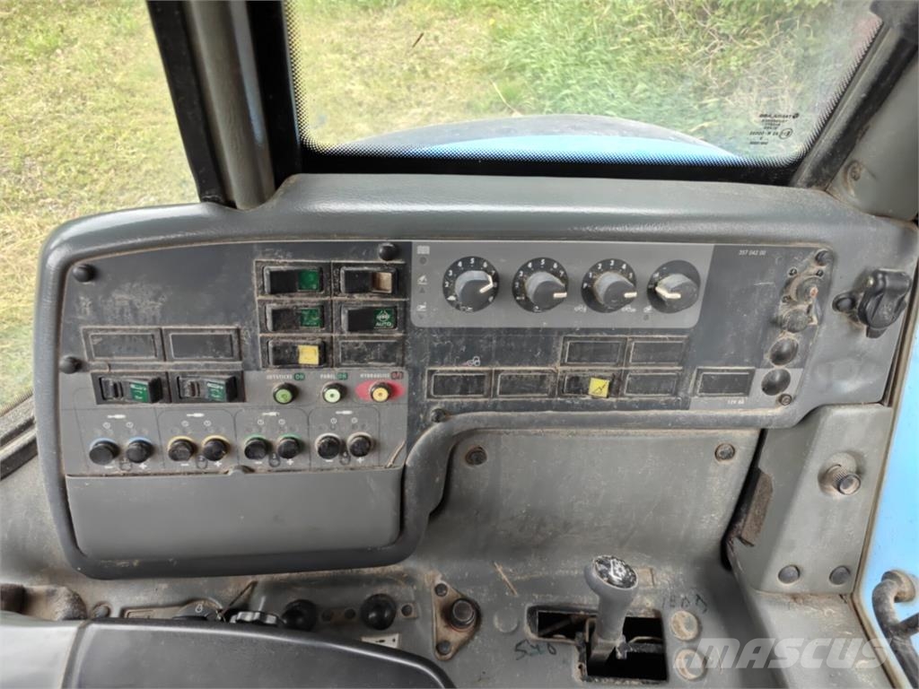 Valtra C100 الجرارات
