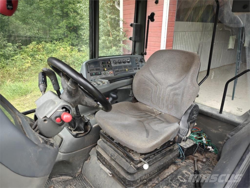 Valtra C100 الجرارات