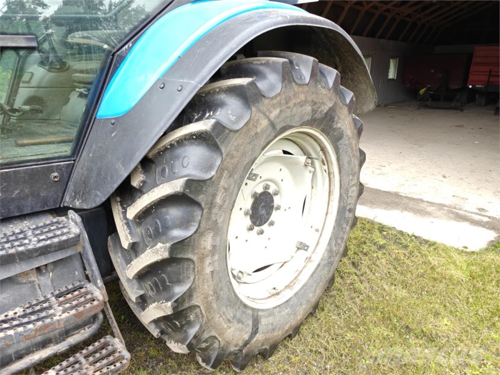 Valtra C100 الجرارات