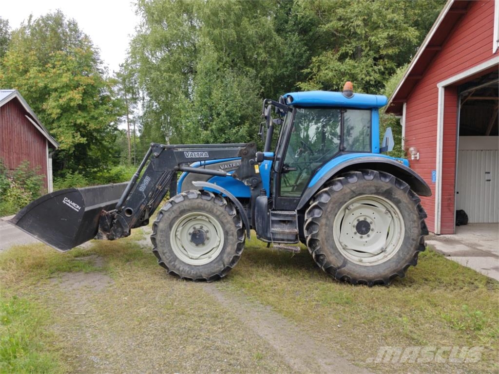 Valtra C100 الجرارات