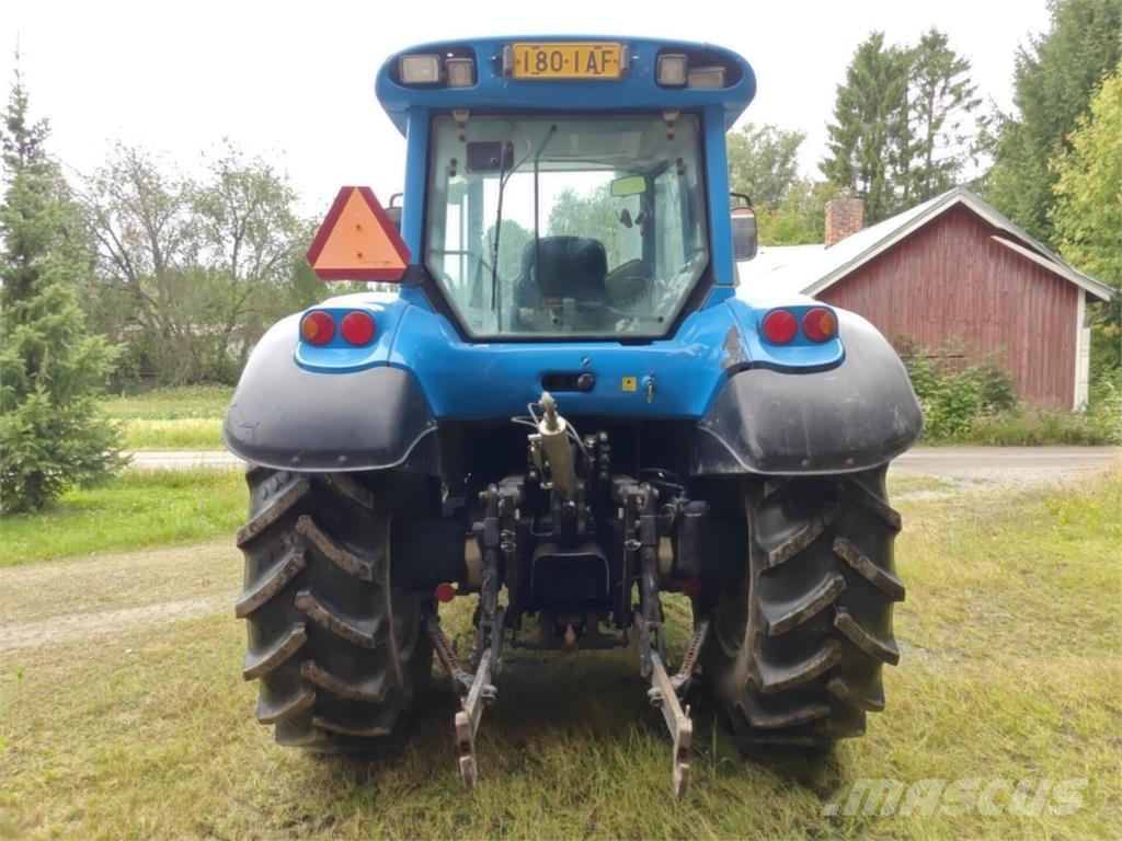 Valtra C100 الجرارات