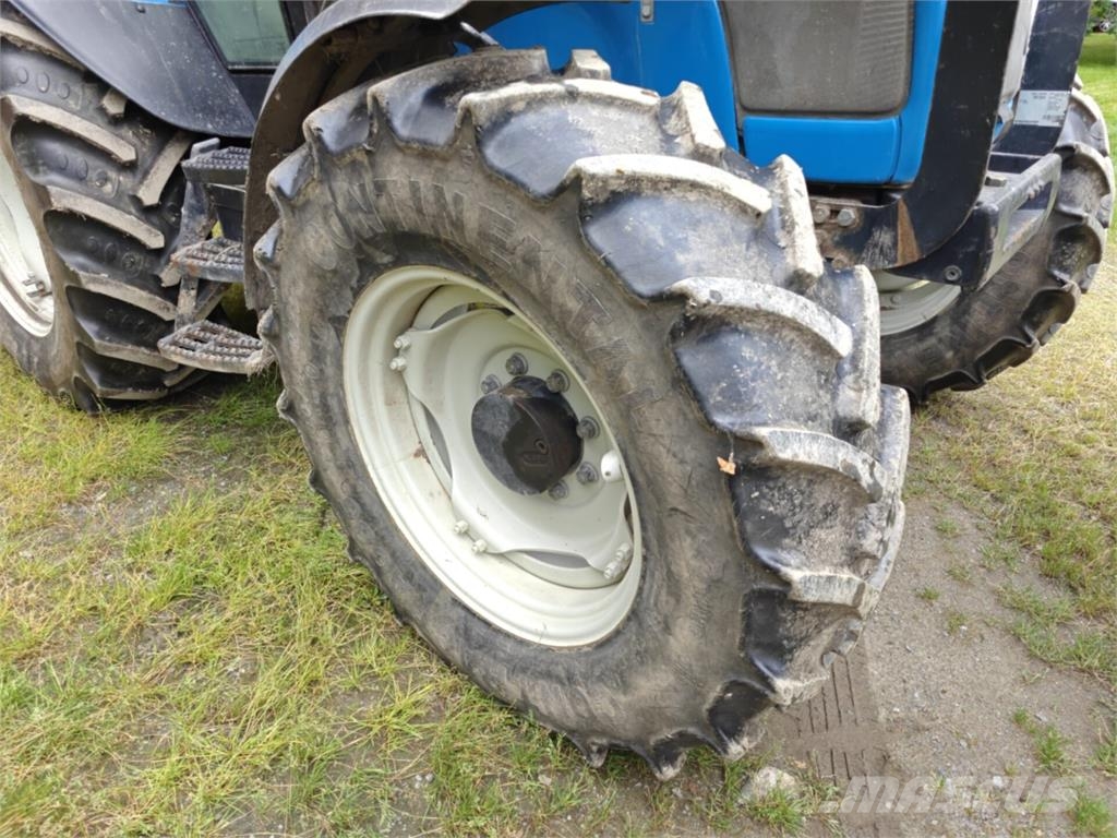 Valtra C100 الجرارات