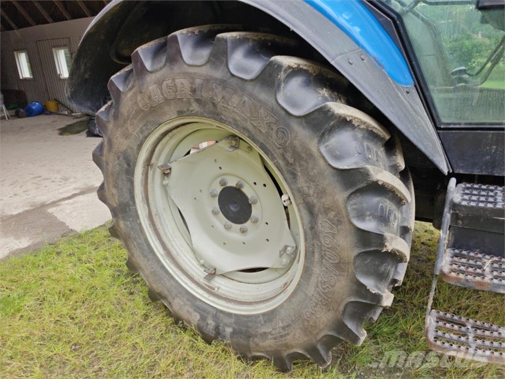Valtra C100 الجرارات