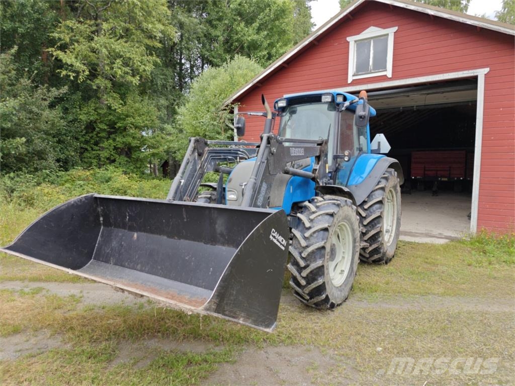 Valtra C100 الجرارات