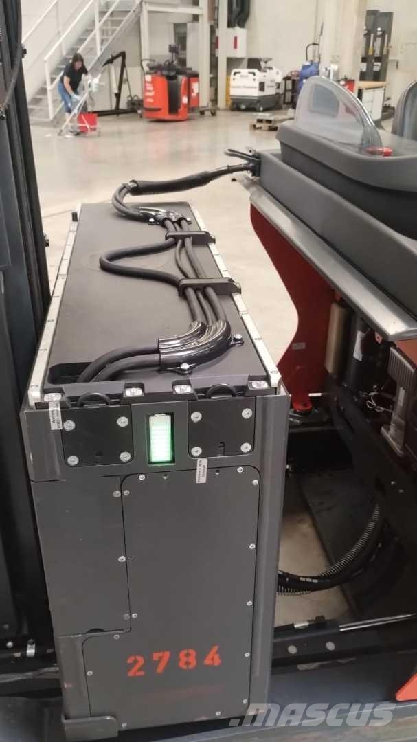 Linde R14 ION Reach truck