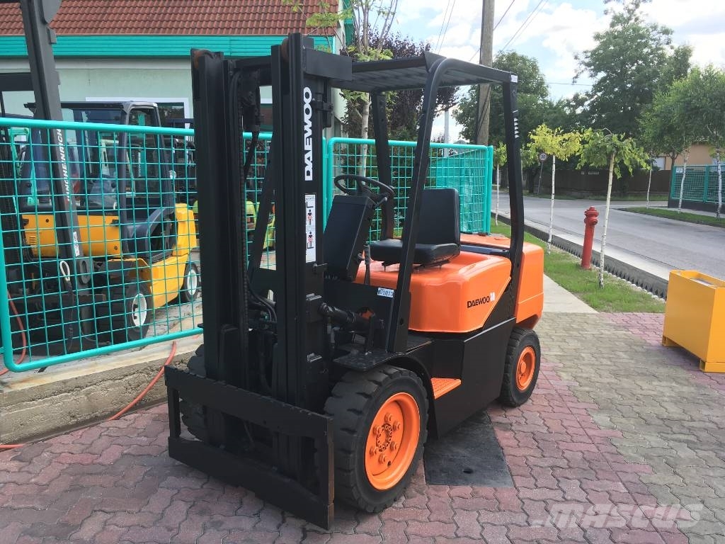 Daewoo G 30 E-3 V-1813 Empilhadores a gás