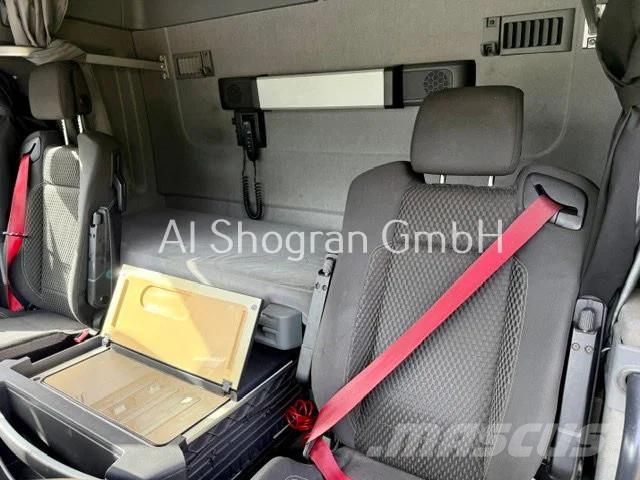 Renault T460 Sleepercab / Euro 6 / 2 x Tank 中古トラクターヘッド | トレーラーヘッド