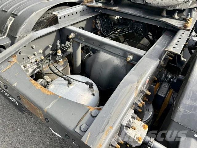 Renault T460 Sleepercab / Euro 6 / 2 x Tank Trekkers