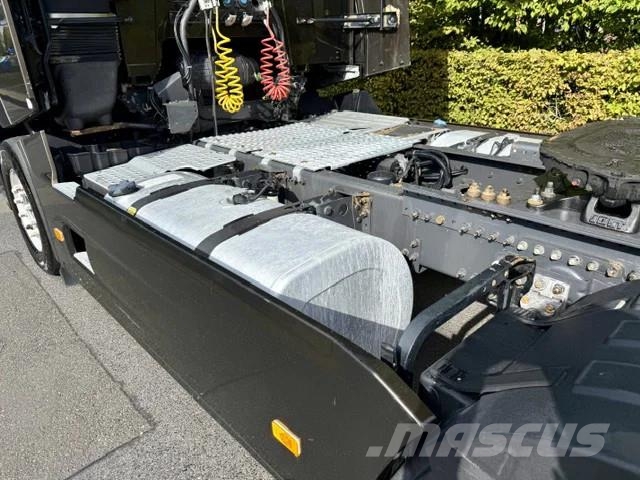 Renault T460 Sleepercab / Euro 6 / 2 x Tank Trekkers