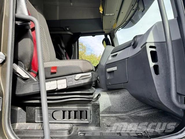 Renault T460 Sleepercab / Euro 6 / 2 x Tank Trekkers